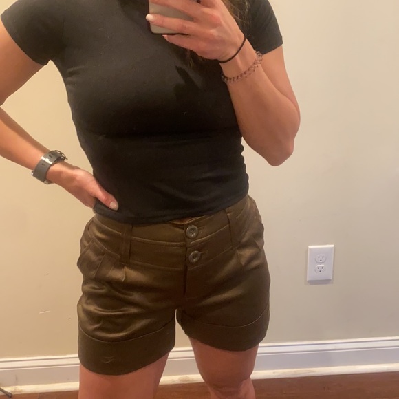 H&M Bronze Cuffed Button Fly Shorts Size 4 NWT - Picture 2 of 13